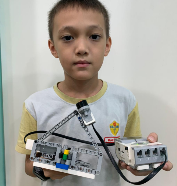 Project 2: Ultrasonic activated Door